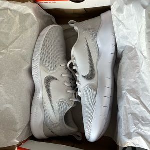Women’s Nike flex experience rn 10